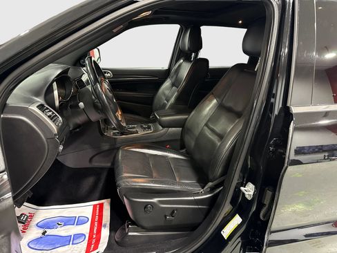 Used 2019 Jeep Grand Cherokee Limited AWD/4WD image 9