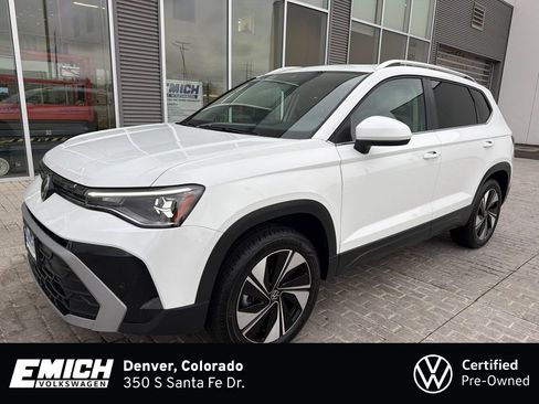 Certified 2025 Volkswagen Taos SE image 1