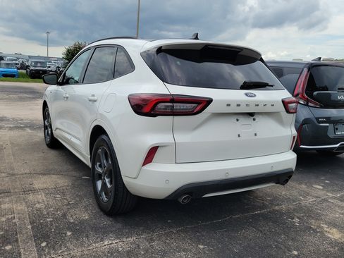 Used 2023 Ford Escape ST-Line w/ Tech Pack #1 FWD image 4