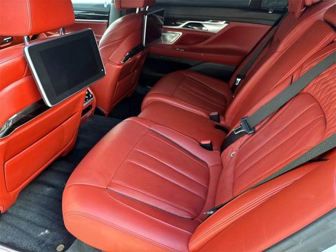 Used 2019 BMW ALPINA B7 xDrive w/ Luxury Rear Seating Package image 14