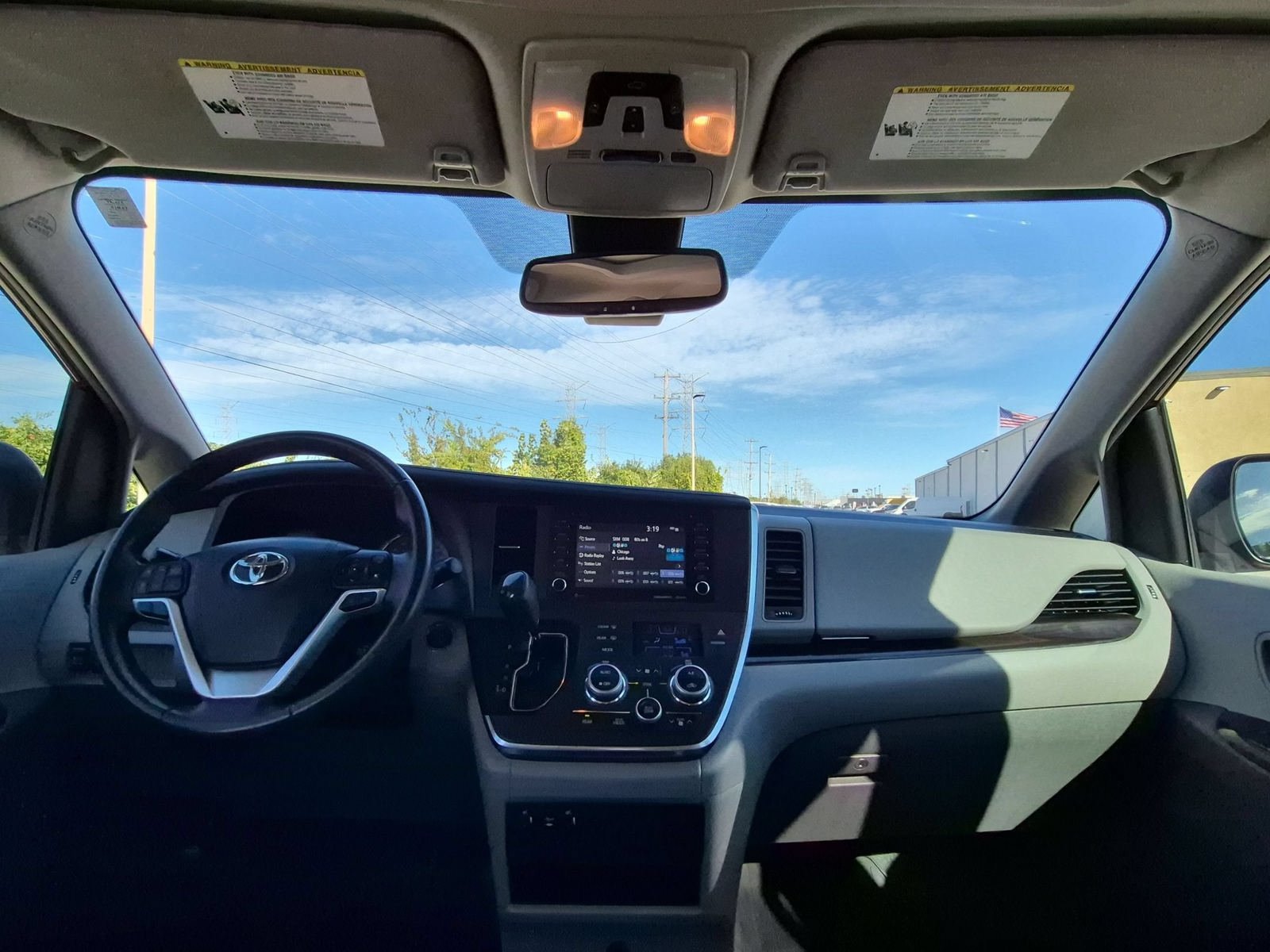 Used 2019 Toyota Sienna XLE w/ XLE Navigation Package FWD image 27
