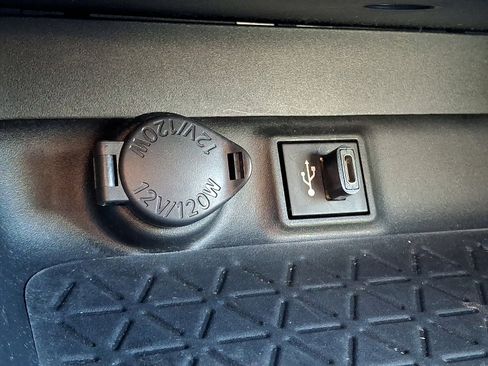 Used 2023 Toyota RAV4 XLE Premium image 27