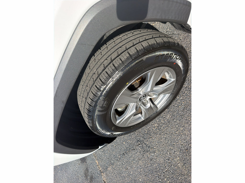 Used 2025 Toyota RAV4 XLE AWD/4WD image 8