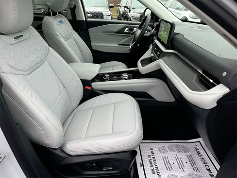 New 2026 Ford Explorer Platinum w/ LUX Leather Package image 23