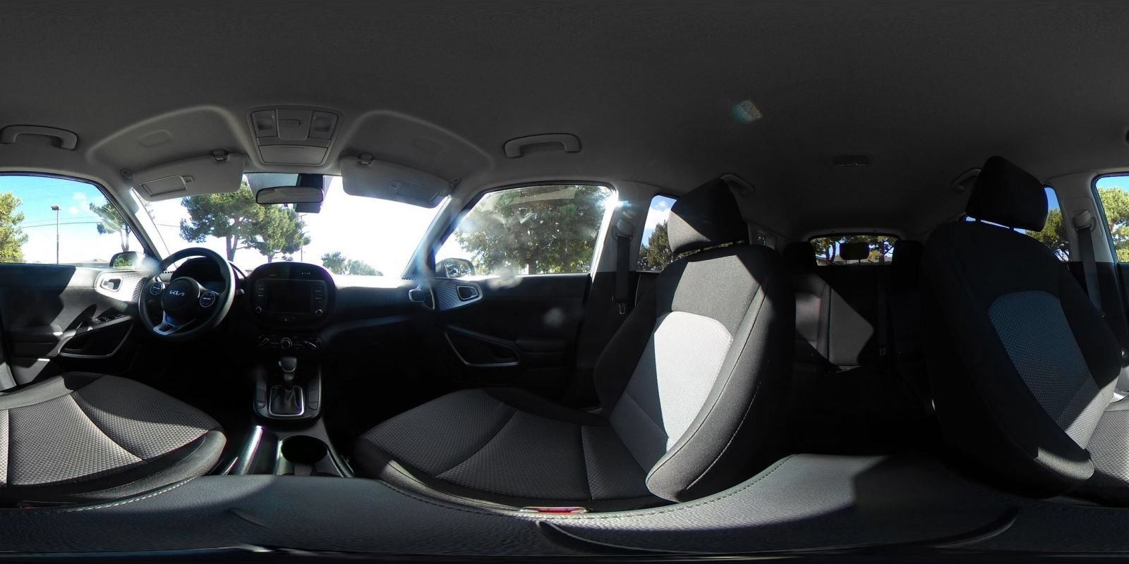 Used 2025 Kia Soul LX w/ LX Technology Package FWD image 38