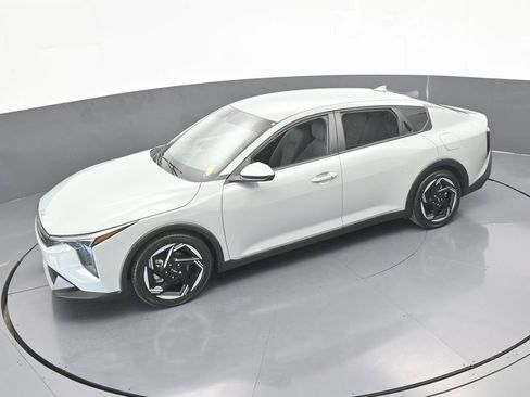 Used 2025 Kia K4 EX image 47