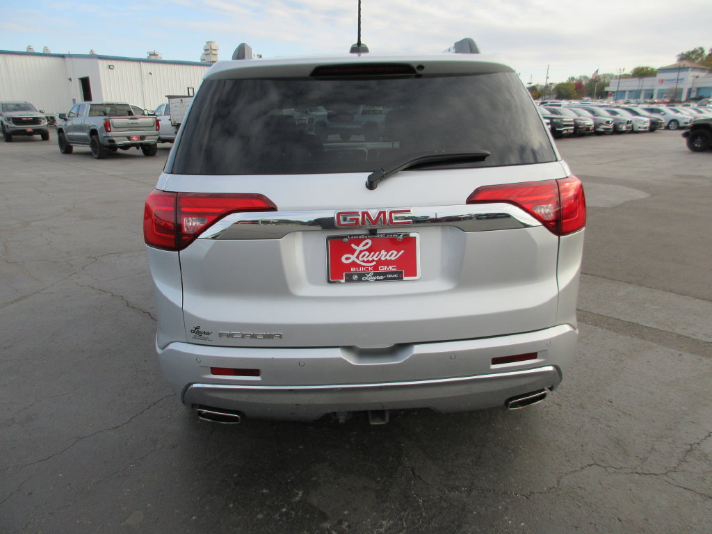 Certified 2017 GMC Acadia Denali w/ Technology Package FWD image 7
