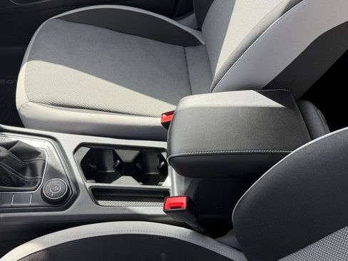 Certified 2022 Volkswagen Taos S image 12