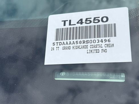 Used 2024 Toyota Grand Highlander FWD image 9