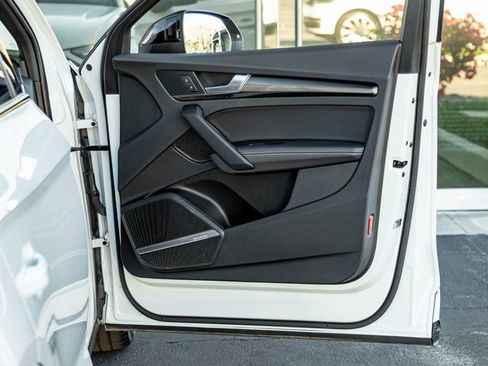 Used 2023 Audi SQ5 Premium Plus w/ Premium Plus Package image 25