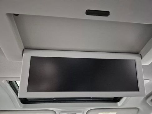 Used 2016 Toyota Sienna XLE Premium image 25