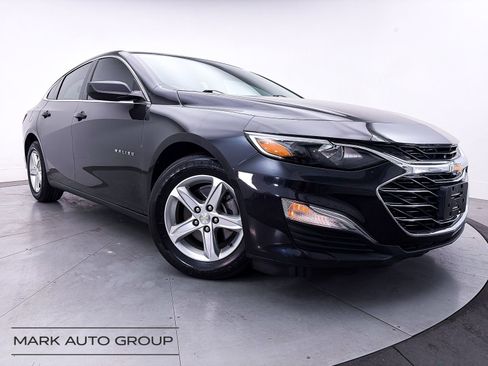 Used 2022 Chevrolet Malibu LS FWD image 1