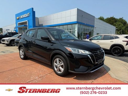 Used 2021 Nissan Kicks S FWD image 1