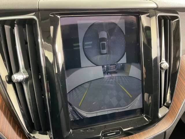 Used 2024 Volvo XC60 B5 Plus w/ Protection Package Premier AWD/4WD image 12
