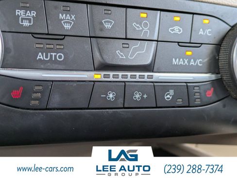 Used 2020 Ford Escape Titanium w/ Titanium Premium Package 2.0 image 30