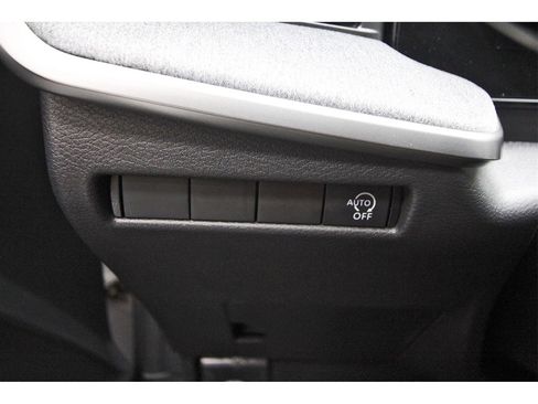 Used 2025 Nissan Kicks SV image 17