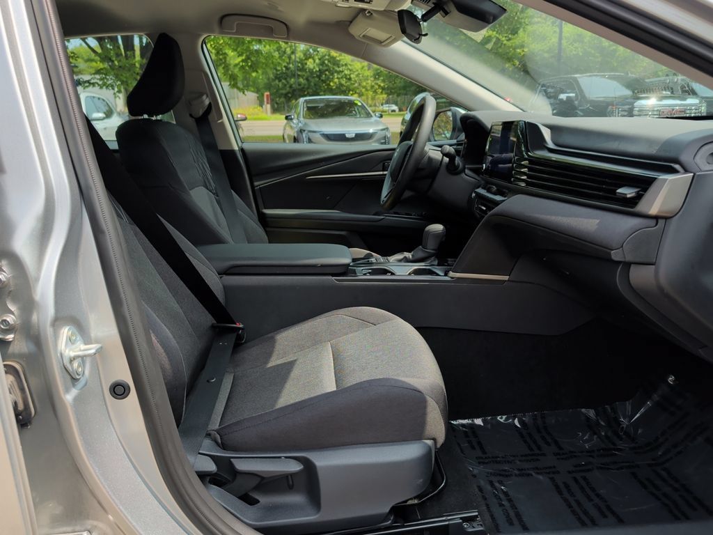 Used 2026 Toyota Camry LE FWD image 37
