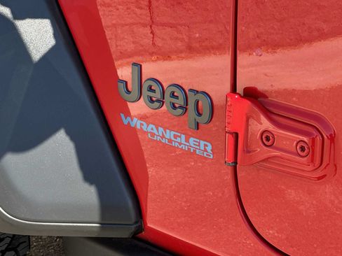Used 2021 Jeep Wrangler Unlimited Rubicon 4xe w/ Cold Weather Group AWD/4WD image 11