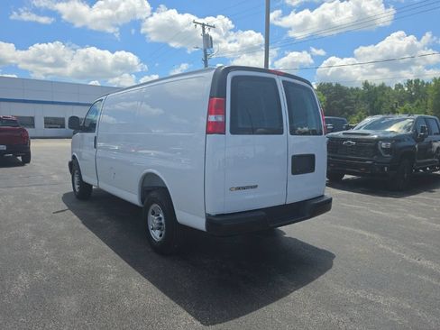 New 2026 Chevrolet Express 2500 w/ Driver Convenience Package RWD image 5