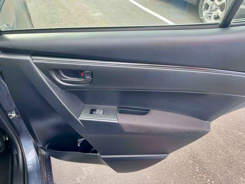 Used 2019 Toyota Corolla L image 11