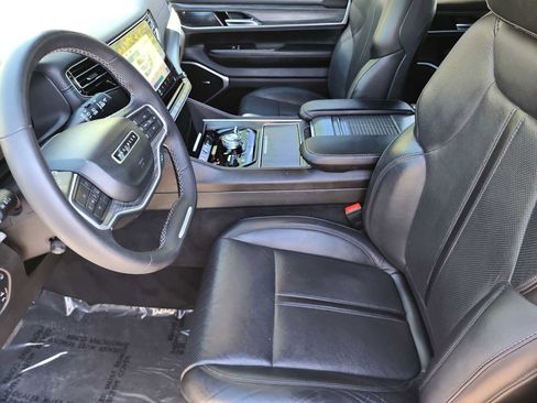 Used 2024 Jeep Wagoneer Series III AWD/4WD image 14