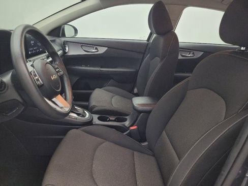 Used 2022 Kia Forte LXS w/ LXS Technology Package FWD image 17