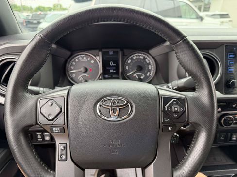 Used 2017 Toyota Tacoma TRD Pro AWD/4WD image 28