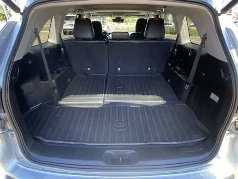 Certified 2018 Toyota Highlander XLE AWD/4WD image 24