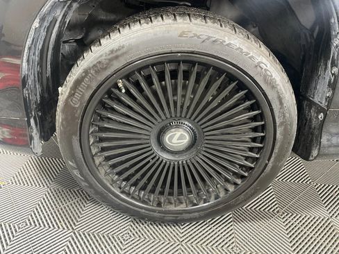 Used 2023 Lexus GX 460 Premium w/ Premium Package image 12