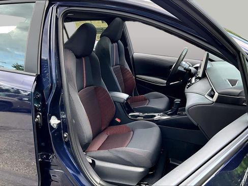 Certified 2025 Toyota Corolla SE w/ SE Premium Package FWD image 8