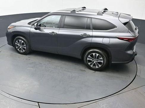 Certified 2024 Toyota Highlander XLE AWD/4WD image 42