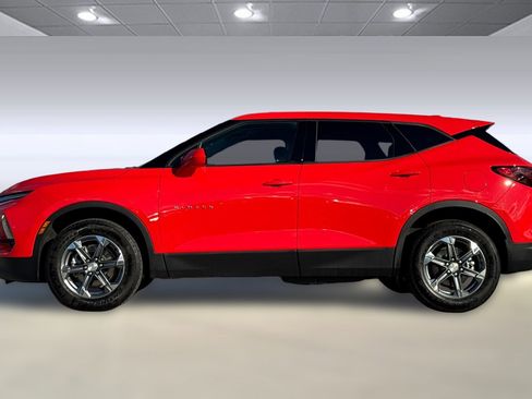 Used 2025 Chevrolet Blazer LT image 6