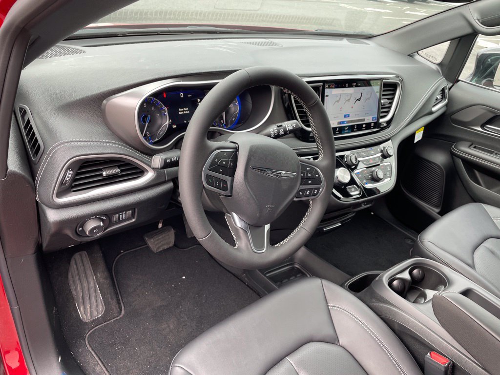 New 2026 Chrysler Pacifica Select AWD/4WD image 9