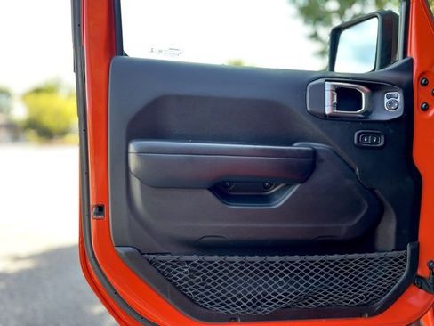 Used 2018 Jeep Wrangler Unlimited Rubicon w/ Safety Group image 13