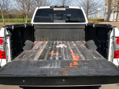 Used 2021 Nissan Titan S RWD image 50