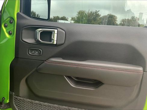 New 2025 Jeep Gladiator Rubicon image 11