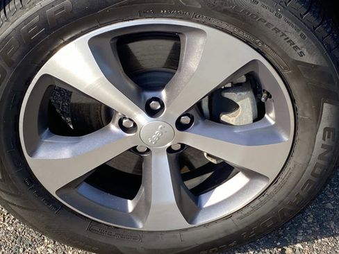 Certified 2022 Jeep Cherokee Limited image 29