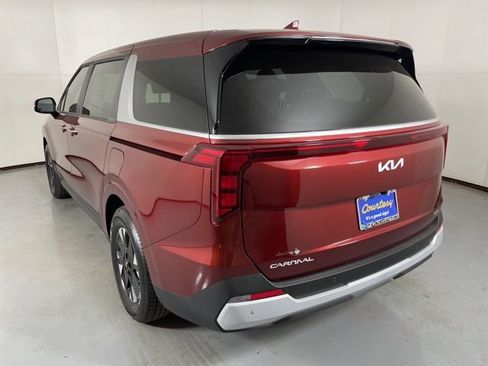 New 2026 Kia Carnival LXS image 6