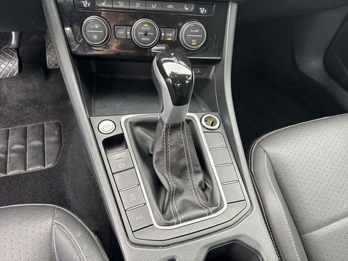 Used 2024 Volkswagen Jetta SE FWD image 15