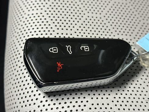 Used 2022 Volkswagen ID.4 Pro S RWD image 28