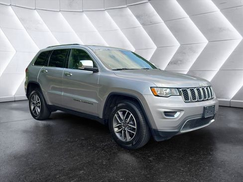 Used 2020 Jeep Grand Cherokee Limited AWD/4WD image 7