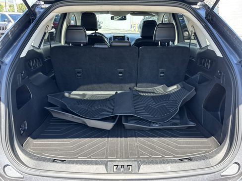 Used 2023 Ford Edge SEL image 23
