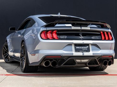 Used 2022 Ford Mustang Shelby GT500 w/ Technology Package RWD image 6