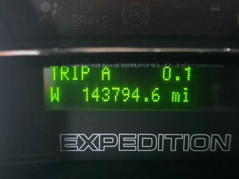 Used 2012 Ford Expedition Limited RWD image 27