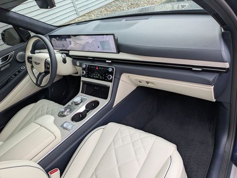 Used 2025 Genesis GV80 3.5T Prestige image 34