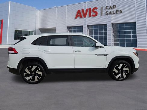 Used 2025 Volkswagen Atlas Cross Sport SE image 7