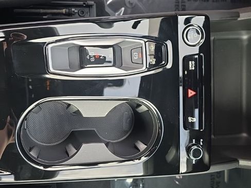 Used 2025 Audi Q6 e-tron Premium Plus w/ Premium Plus image 22