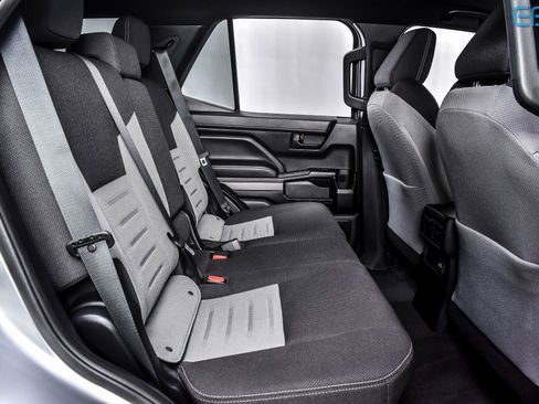 Used 2025 Toyota 4Runner TRD Off-Road image 23