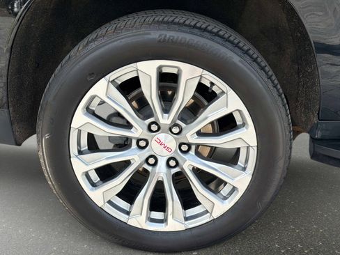 Used 2023 GMC Yukon XL Denali AWD/4WD image 13