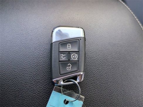 Used 2022 Volkswagen Atlas SE image 29